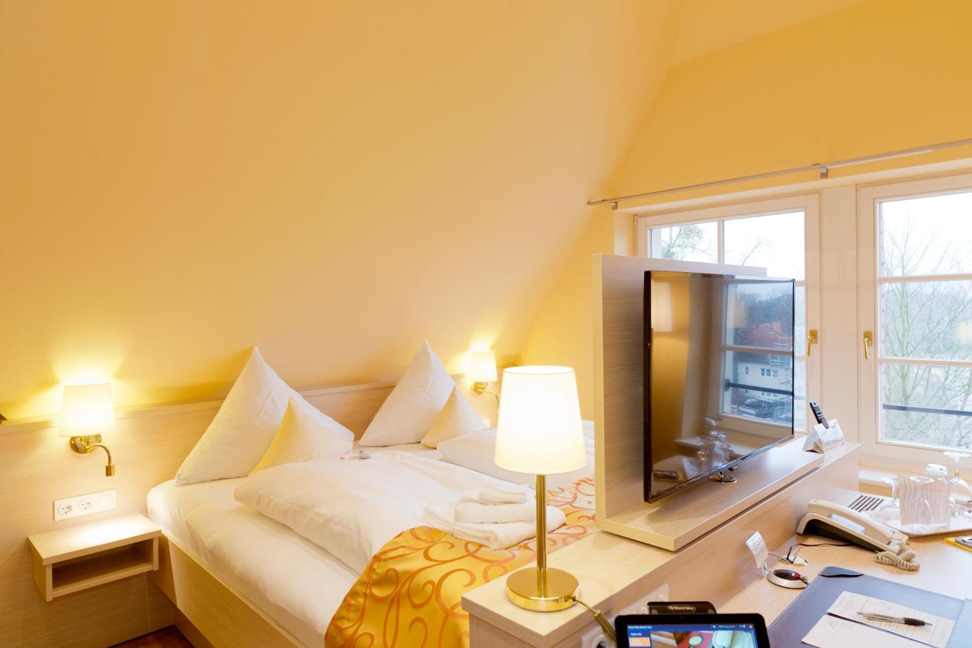 Hotel Villa Monte Vino Potsdam Bagian luar foto